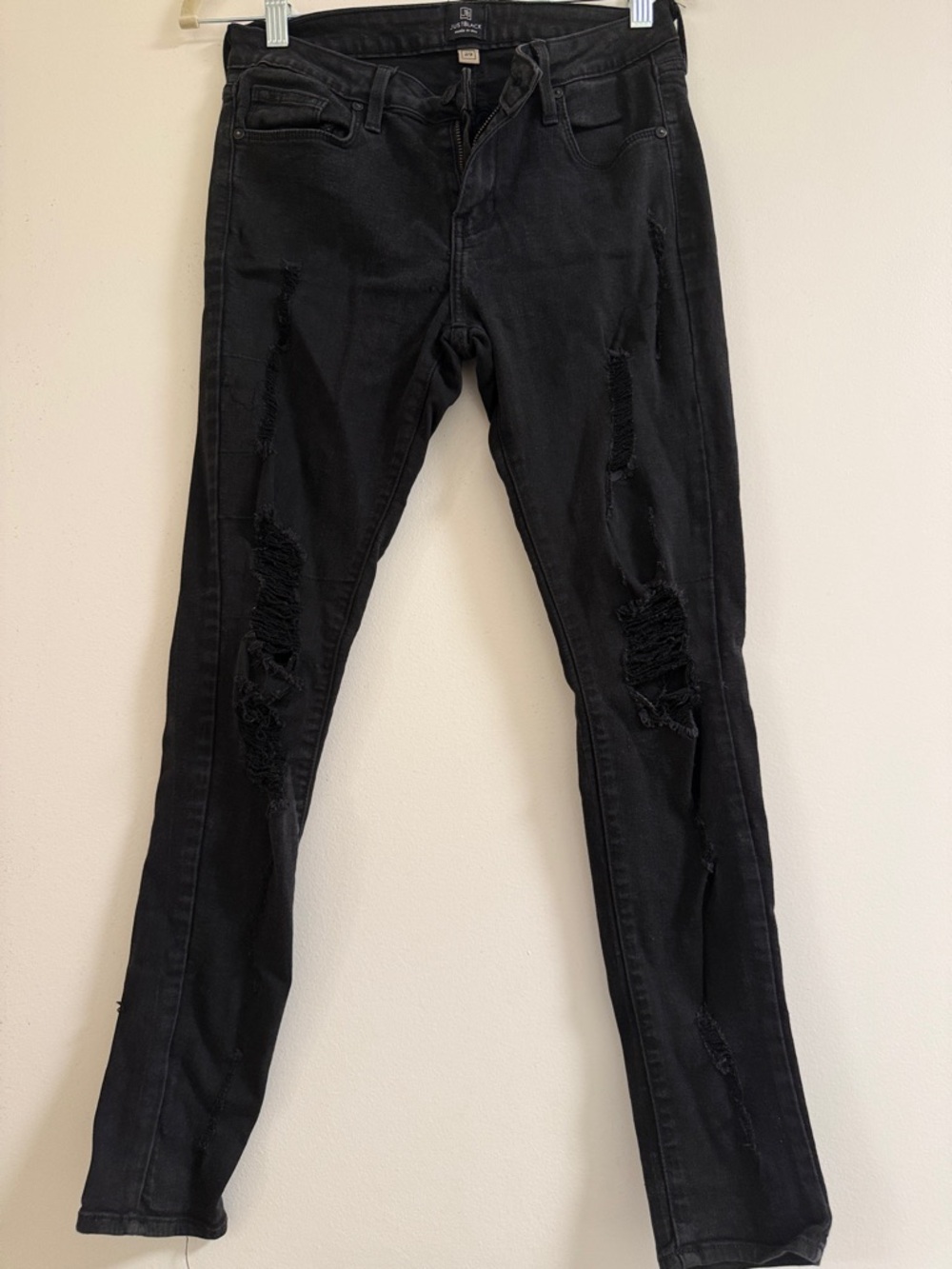 Just Black Women's Distressed Skinny Jeans - Black